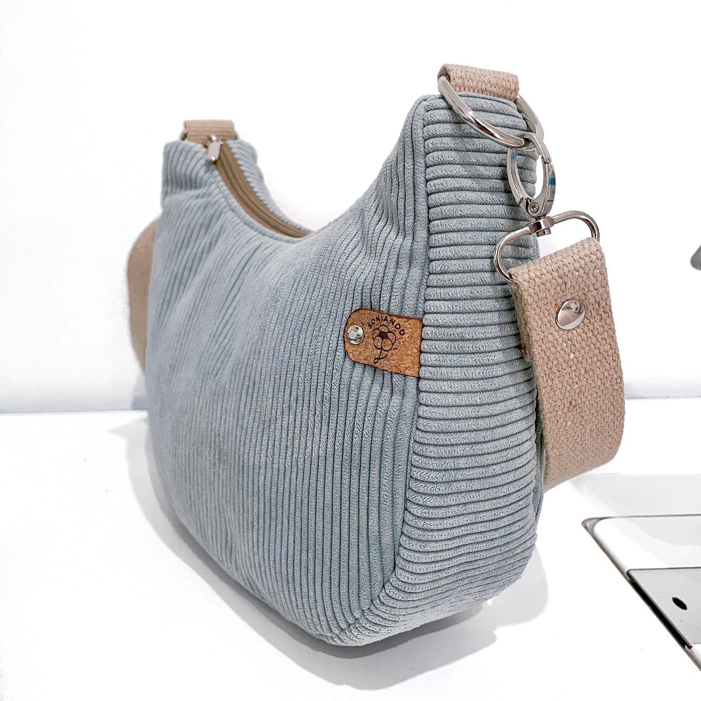 BORSA MEZZALUNA ACQUAMARINA