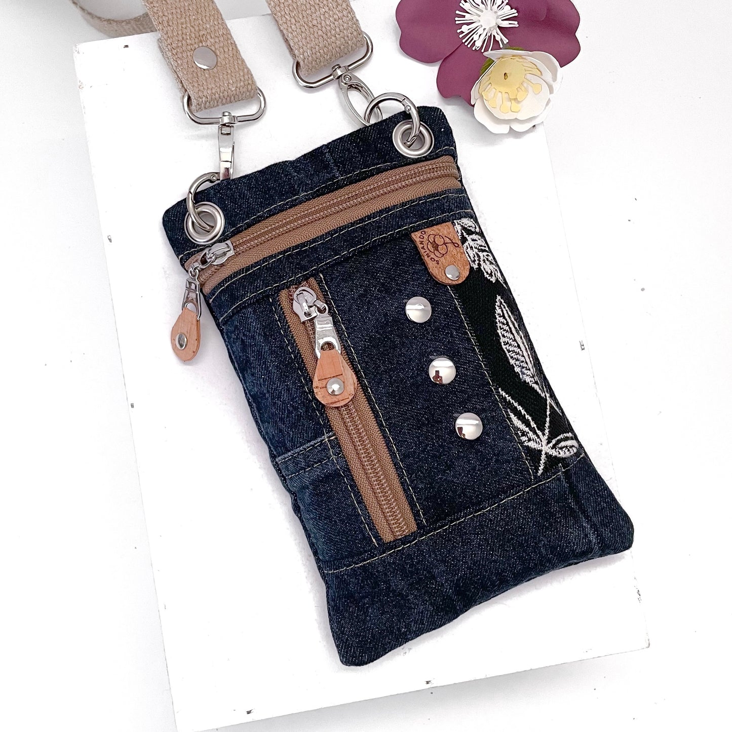 BORSA PORTACELLULARE FOGLIE