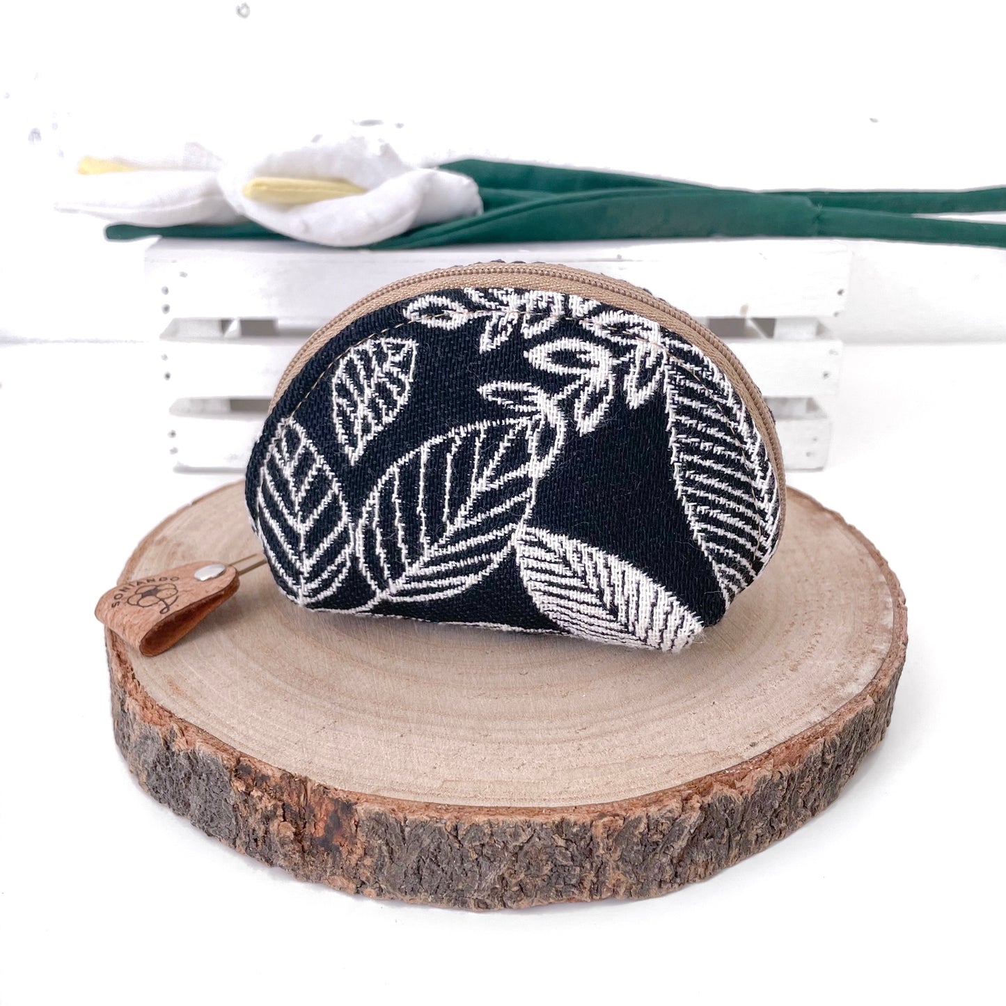 PORTAMONETE NERO FOGLIE