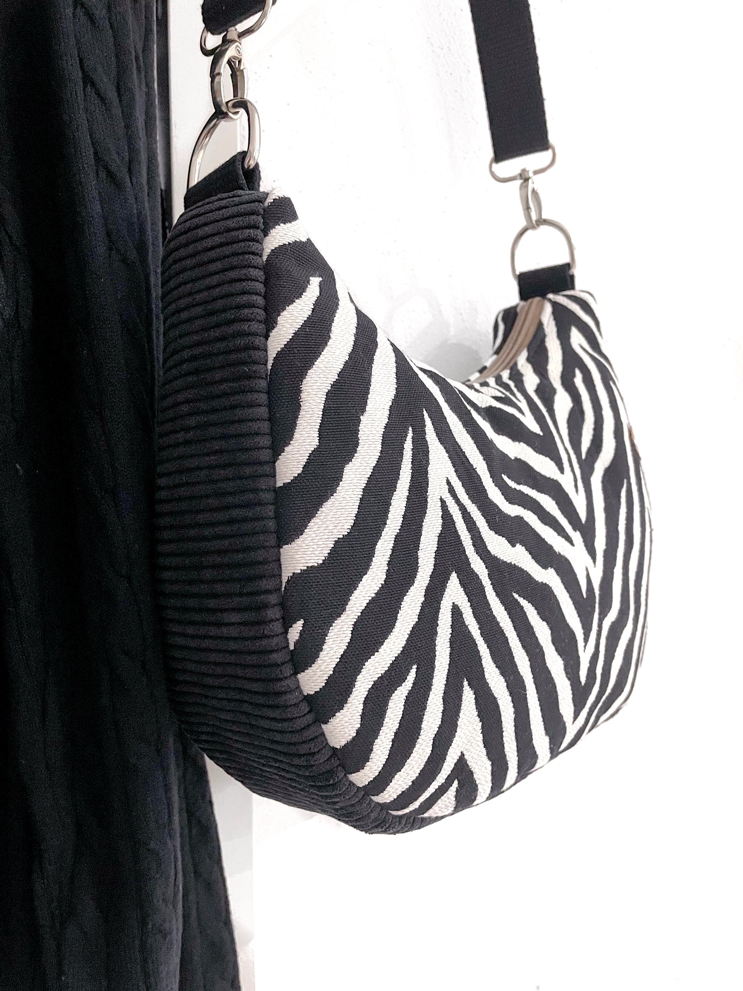 BORSA MEZZALUNA ZEBRA