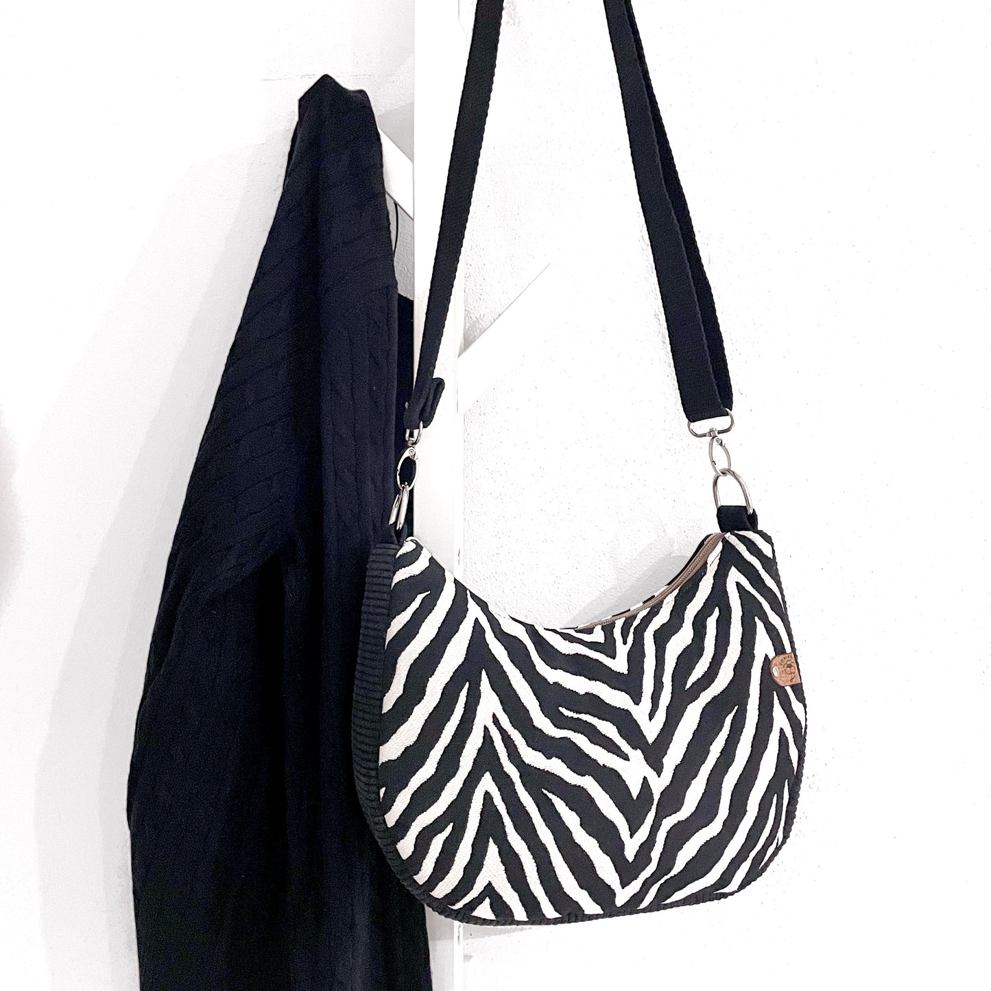 BORSA MEZZALUNA ZEBRA