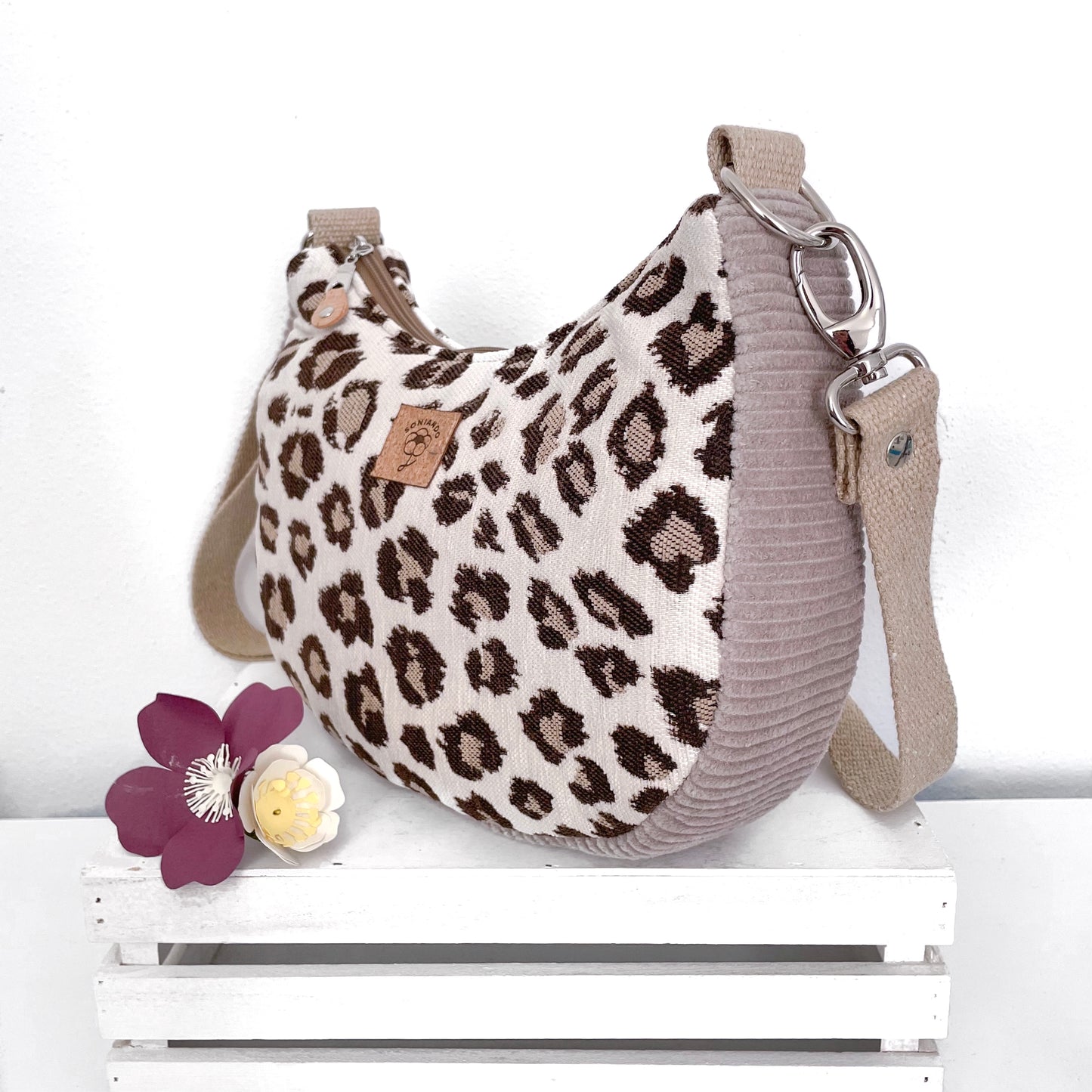 BORSA MEZZALUNA ANIMALIER