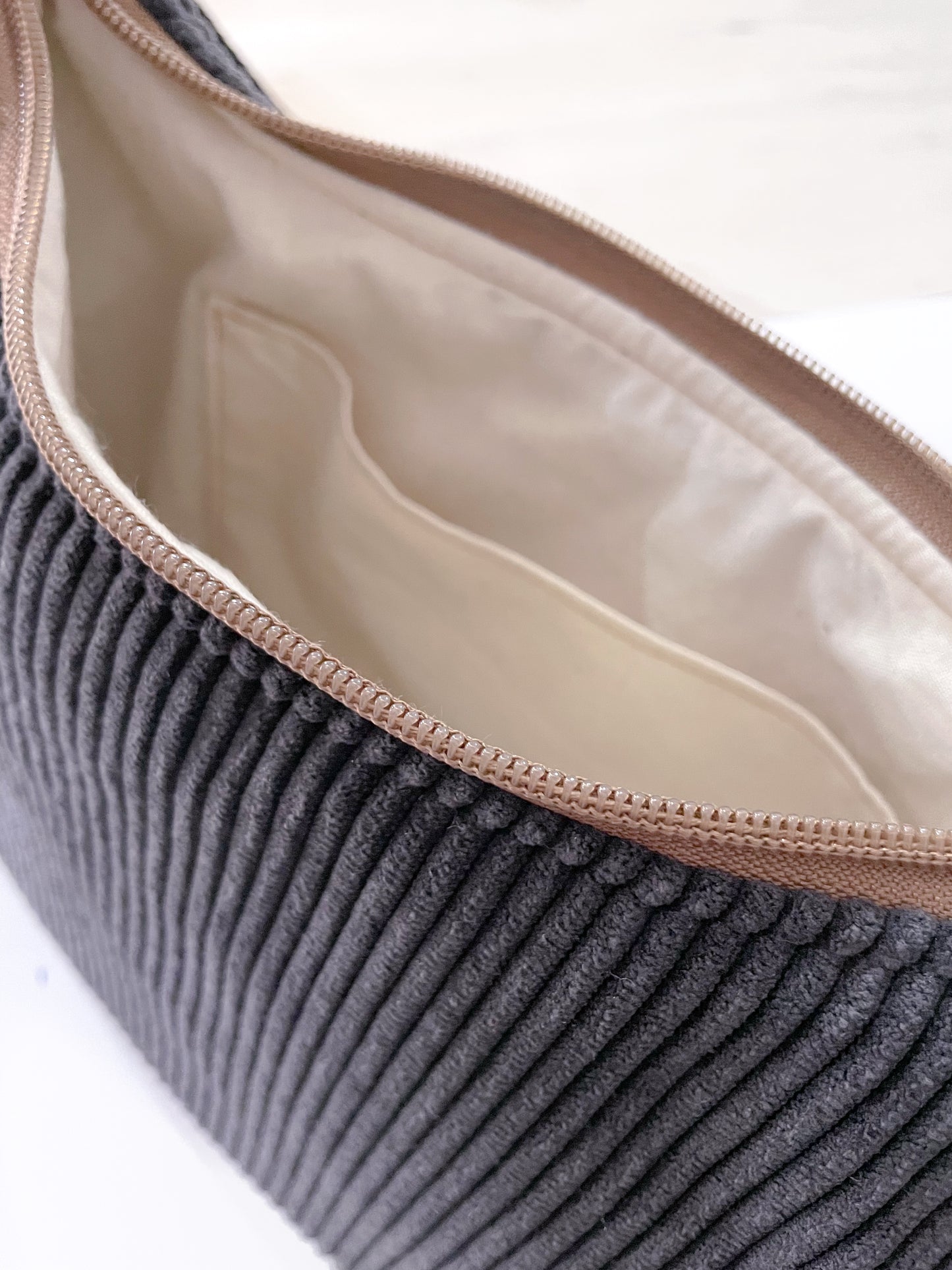 BORSA MEZZALUNA ANTRACITE